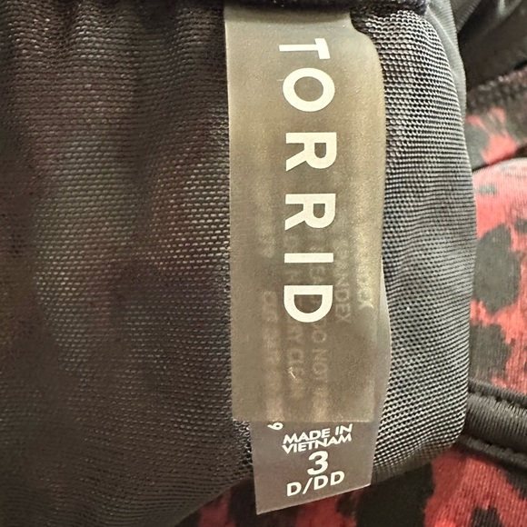 NEW Torrid Slim Fix Underwire Piping One Piece Swimsuit-Size 3-D/DD - Picture 7 of 11